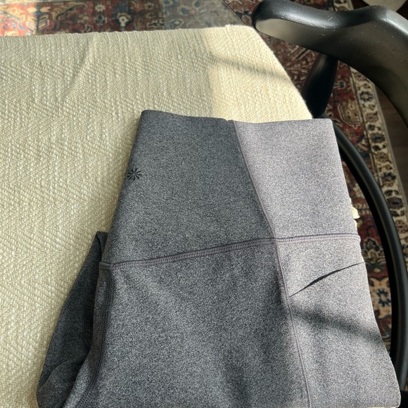 Athleta Salutation Stash Pocket II 7/8 Legging Size 1X - Picture 5 of 5